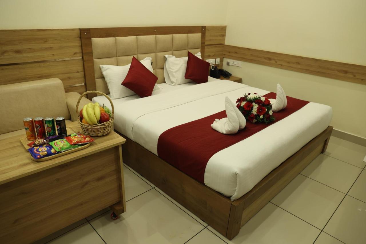 Balaji Regency Kanhangad Kannangad Exterior photo