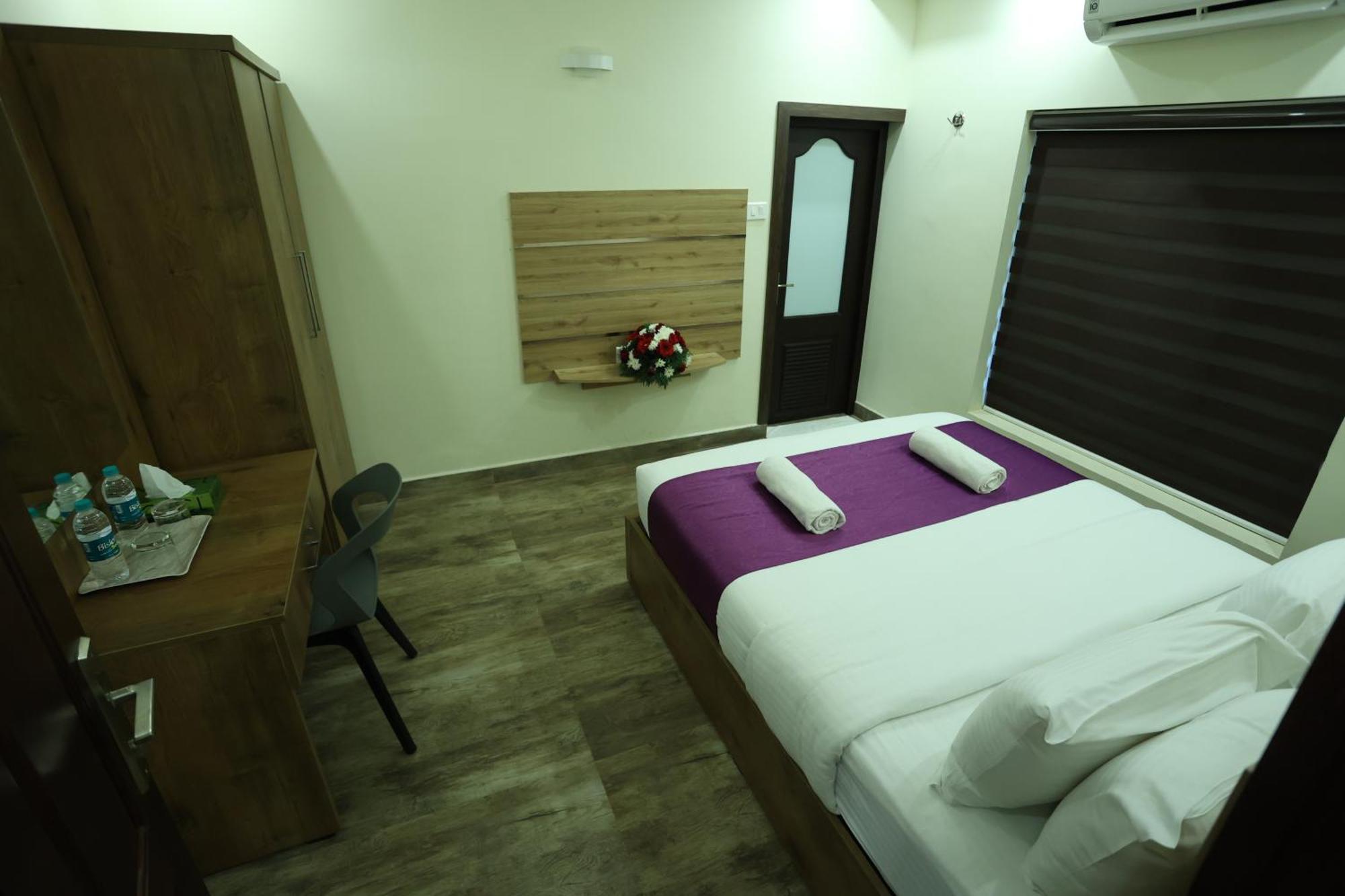 Balaji Regency Kanhangad Kannangad Exterior photo
