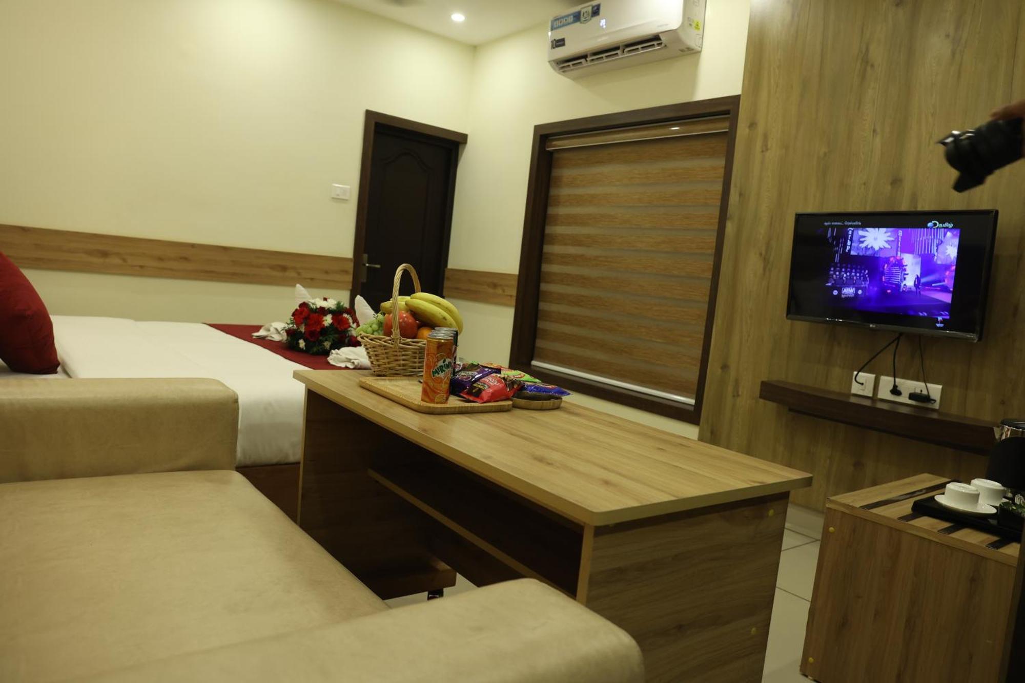 Balaji Regency Kanhangad Kannangad Exterior photo
